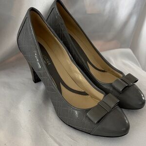 Naturalizer Gray Heels with Bow